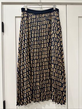 Navy and Tan Printed Pleated Madi Skirt